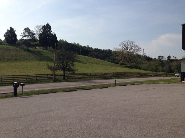 More Photos Of 6048-6050 State Rt 34, Winfield Warehouse For Lease