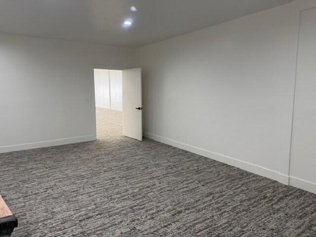 More Photos Of 917-935 W Texas St, Fairfield Storefront For Lease