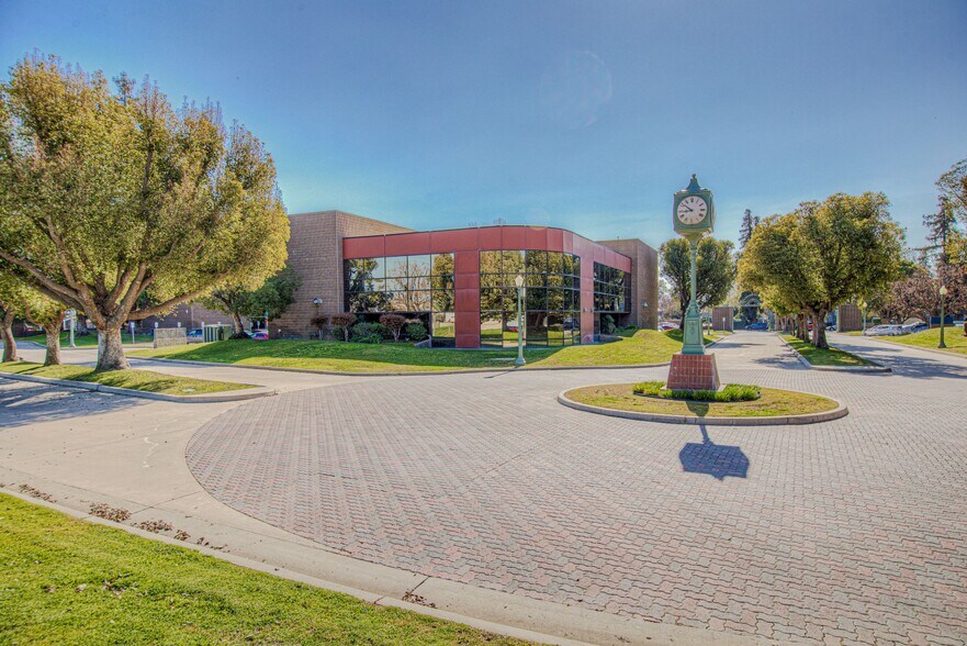 More Photos Of 4000 Physicians Blvd, Bakersfield Medical For Sale