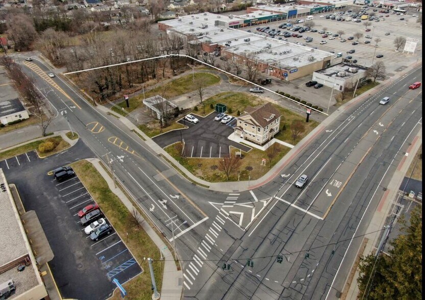 More Photos Of 590 Patchogue Rd, Port Jefferson Station Office For Sale