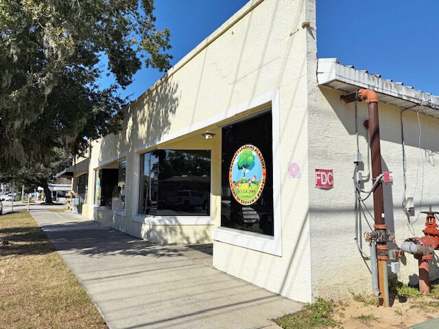 Primary Photo Of 590 E Summerlin St, Bartow Daycare Center For Sale