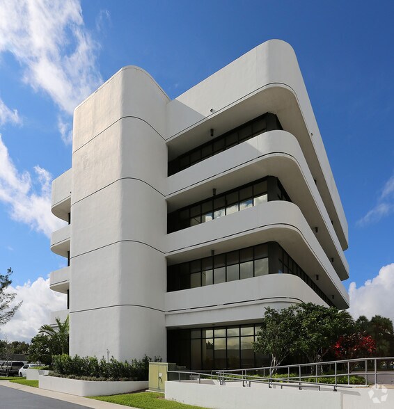 More Photos Of 4700 NW Boca Raton Blvd, Boca Raton Office For Lease