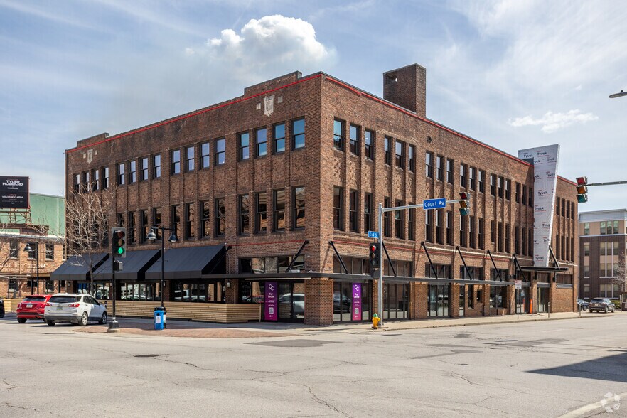 More Photos Of 216 Court Ave, Des Moines General Retail For Sale
