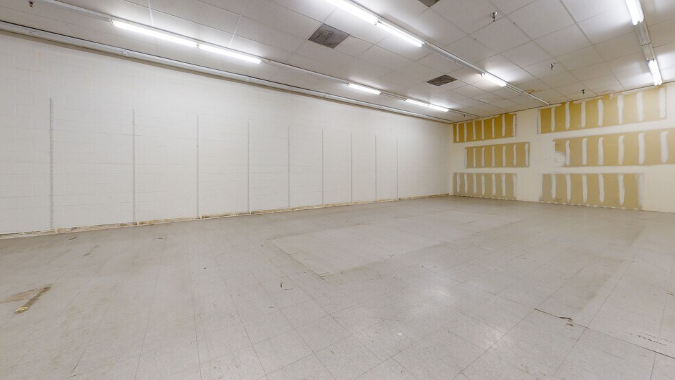 More Photos Of 57248 29 Palms Hwy, Yucca Valley Storefront For Sale