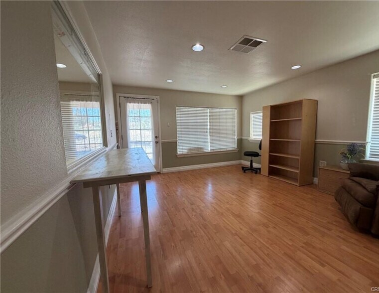 More Photos Of 7671 Skyway, Paradise Storefront Retail Office For Sale