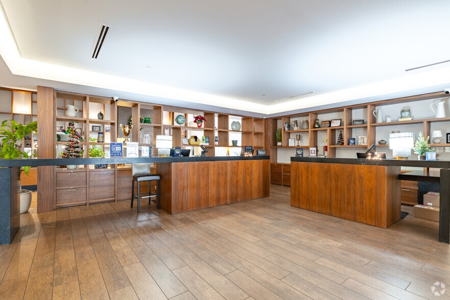 More Photos Of 2055 S Park Pl SE, Atlanta Hotel For Sale