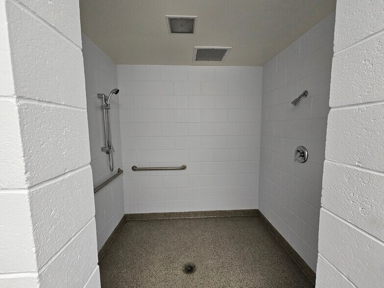 More Photos Of 3933 Monitor Rd, Bay City Office For Sale