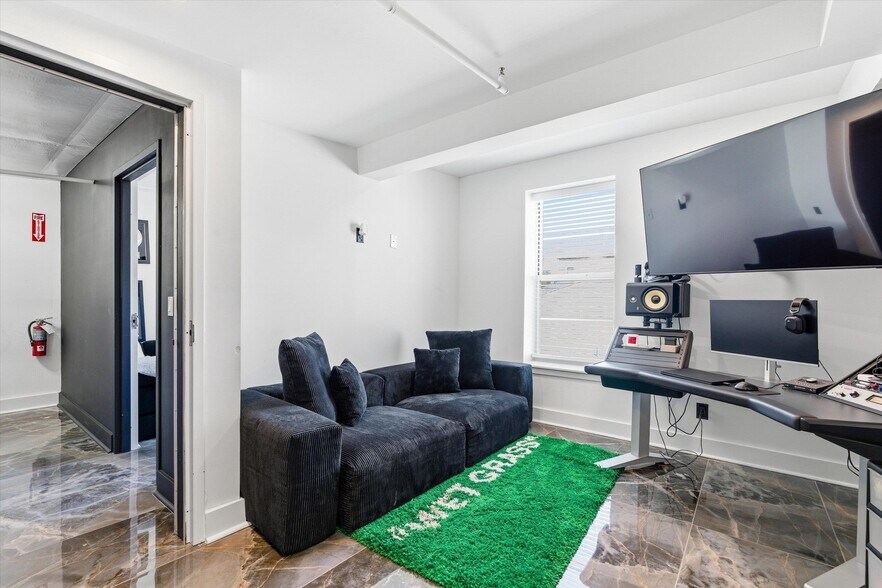More Photos Of 370 Herron Dr, Nashville Loft Creative Space For Sale
