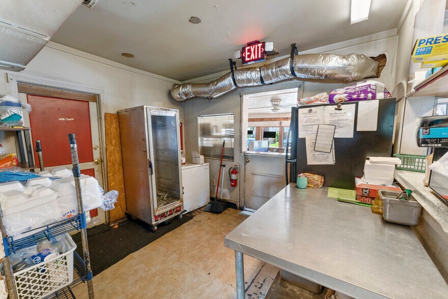 More Photos Of 4118 Augusta Rd, Savannah Freestanding For Sale