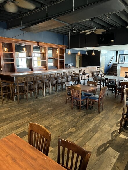 More Photos Of 340 Greenlawn Ave, Columbus Restaurant For Sale