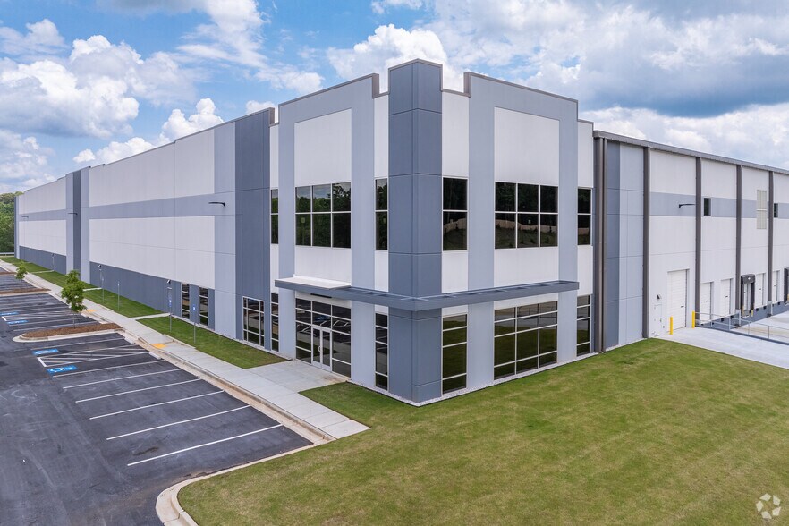 More Photos Of 350 Raco Pky, Pendergrass Unknown For Lease