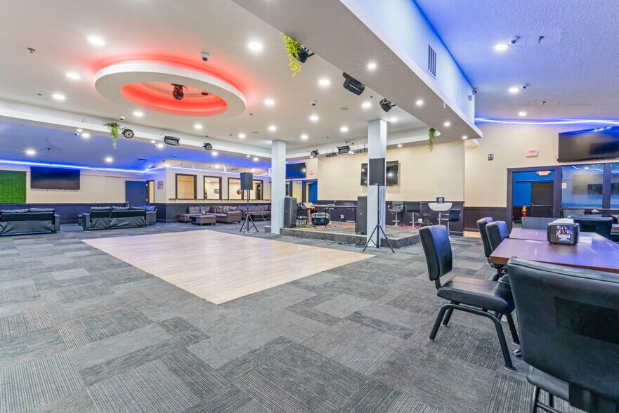 More Photos Of 5425 N Henry Blvd, Stockbridge Restaurant For Lease