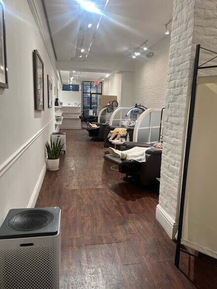 More Photos Of 120 W 25th St, New York Apartments For Lease