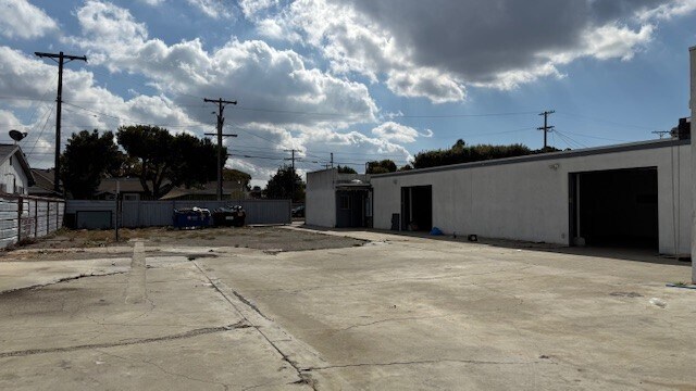 More Photos Of 2915-2919 Southwest Dr, Los Angeles Warehouse For Sale