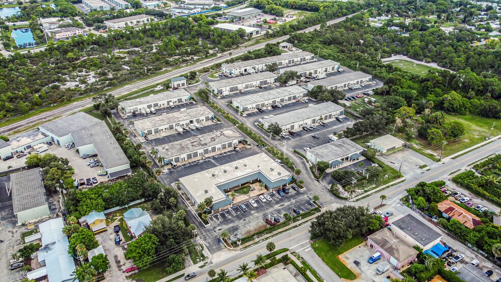 More Photos Of 895 NE Dixie Hwy, Jensen Beach Unknown For Lease