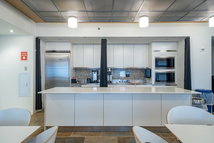 More Photos Of 125 Maiden Ln, New York Medical For Sale