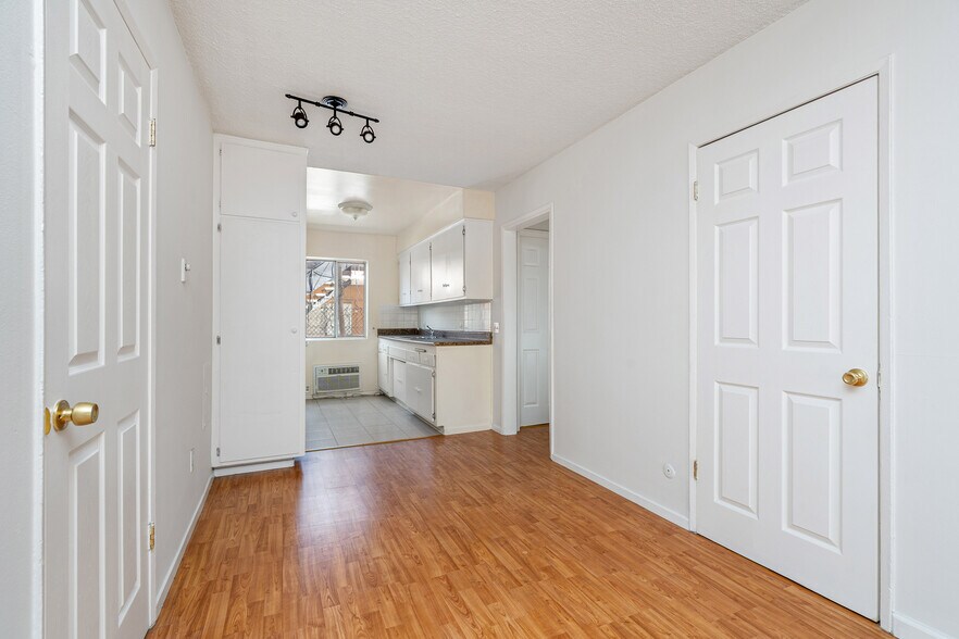 More Photos Of 13631 Vanowen St, Van Nuys Apartments For Sale