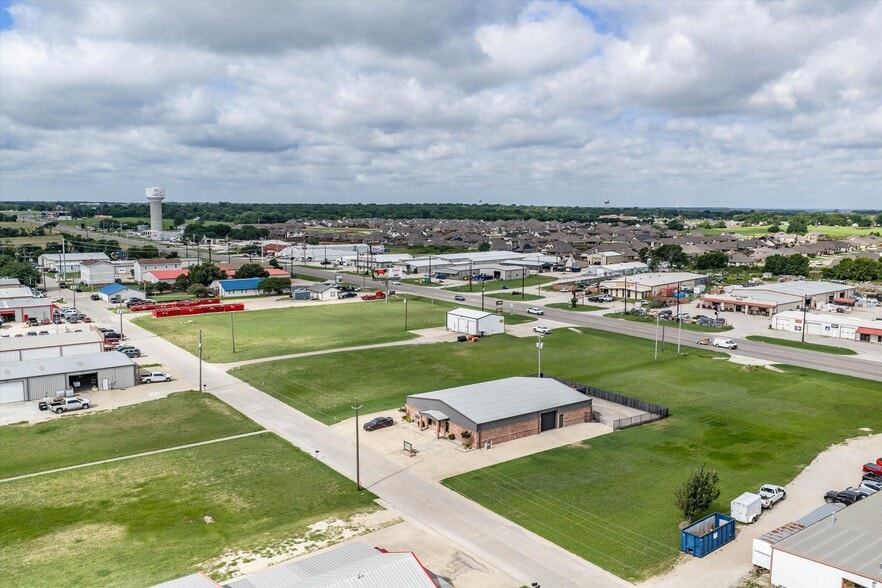 More Photos Of 1208 N Industrial Blvd, Pilot Point Industrial For Sale