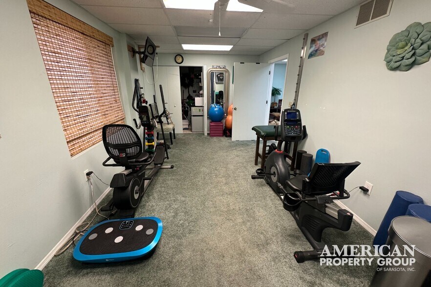 More Photos Of 7101 S Tamiami Trl, Sarasota Office For Sale