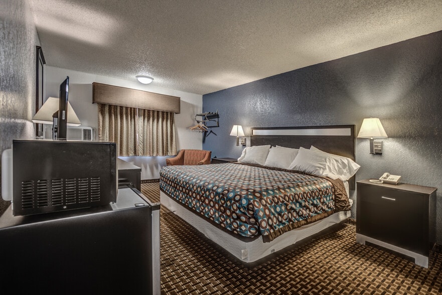 More Photos Of 101 W Phoenix St, Payson Hotel For Sale