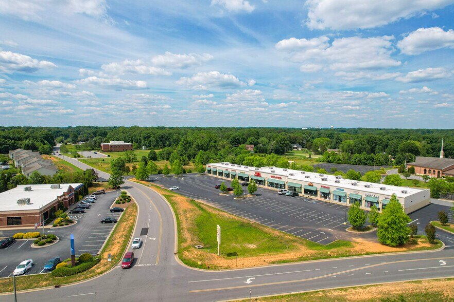 More Photos Of 660 S Pierce St, Eden General Retail For Sale