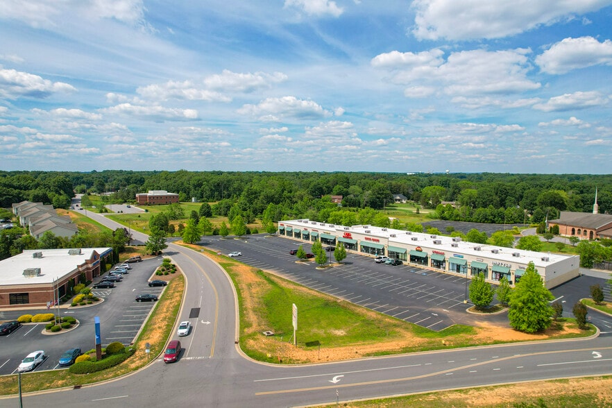 More Photos Of 660 S Pierce St, Eden General Retail For Lease