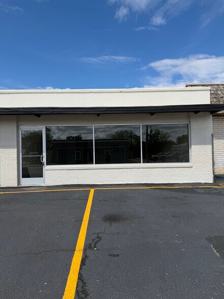 More Photos Of 1166 Butternut St, Abilene Flex For Lease