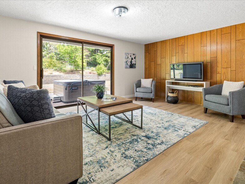 More Photos Of 115 NW Harmony Ln, Corvallis Specialty For Sale