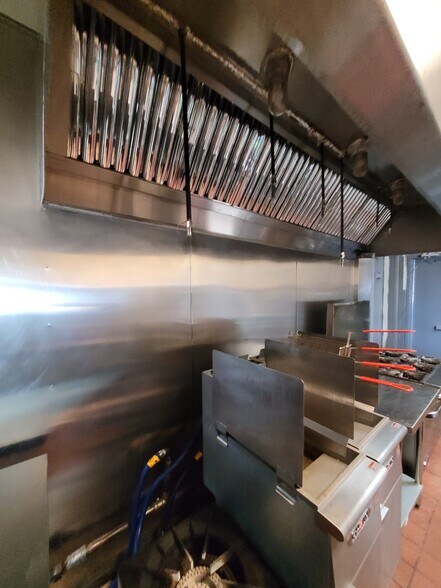 More Photos Of 801 SW 11th St, Lawton Restaurant For Sale