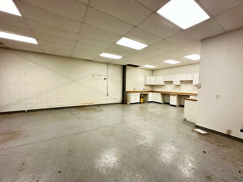 More Photos Of 280 Taggart St, East Palestine Warehouse For Sale