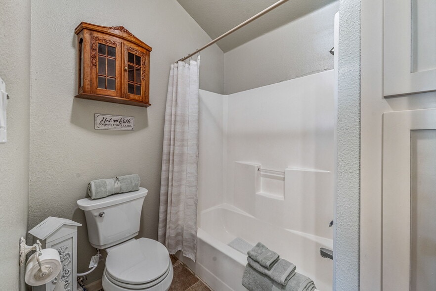 More Photos Of 1321 N FM 56, Glen Rose Trailer Camper Park For Sale