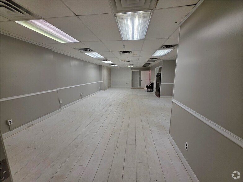 More Photos Of 3791-3797 S Main St, Marion General Retail For Sale