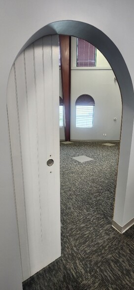 More Photos Of 6881 Kingspointe Pky, Orlando Flex For Lease
