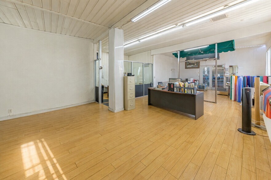 More Photos Of 4922 S Figueroa St, Los Angeles Storefront For Sale