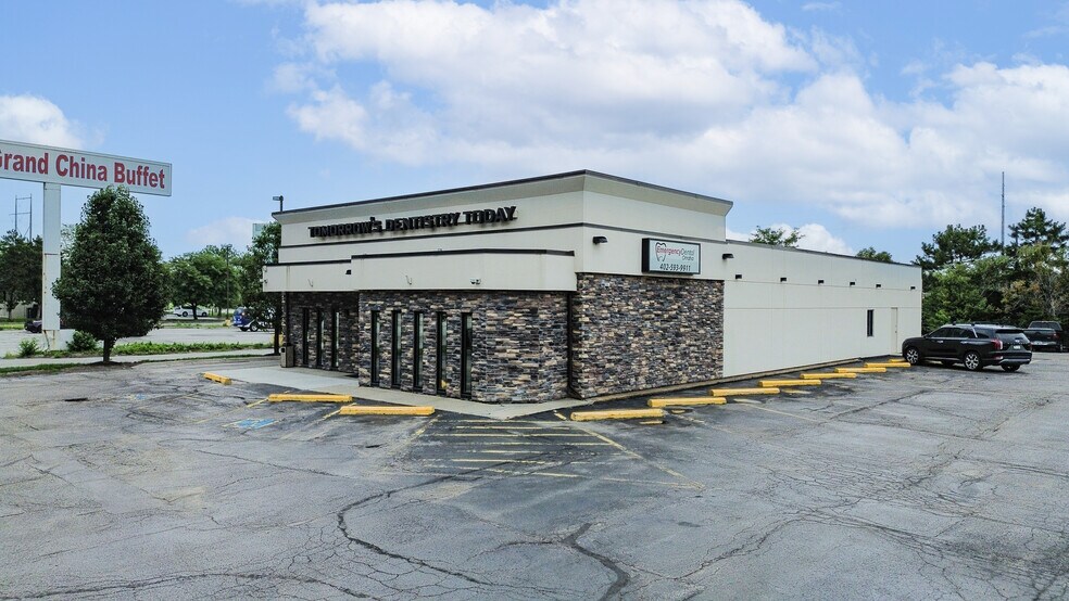 More Photos Of 11229 W Dodge Rd, Omaha Medical For Sale