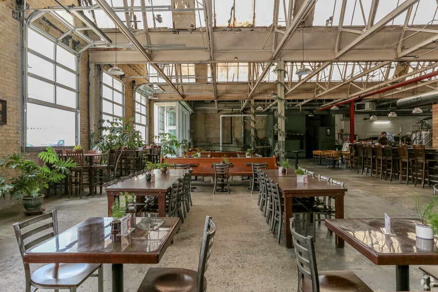 More Photos Of 427-433 E Stewart St, Milwaukee Manufacturing For Lease