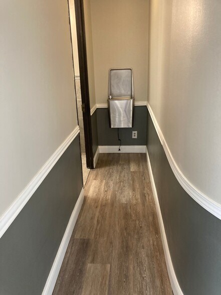 More Photos Of 6677 Rookin St, Houston Storefront Retail Office For Lease