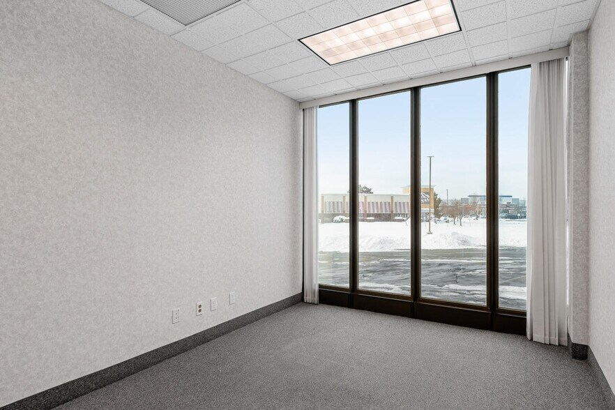 More Photos Of 2627 E Beltline Ave SE, Grand Rapids Medical For Lease