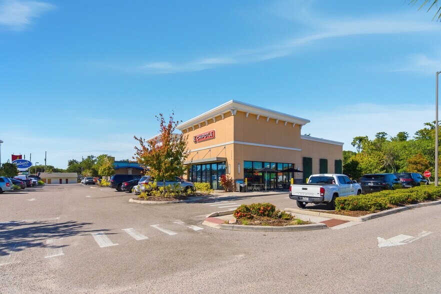 More Photos Of 13599 W Colonial Dr, Winter Garden General Retail For Lease