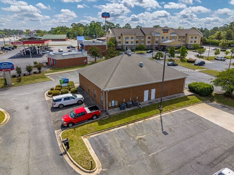 More Photos Of 806 US-82, Tifton Office For Sale