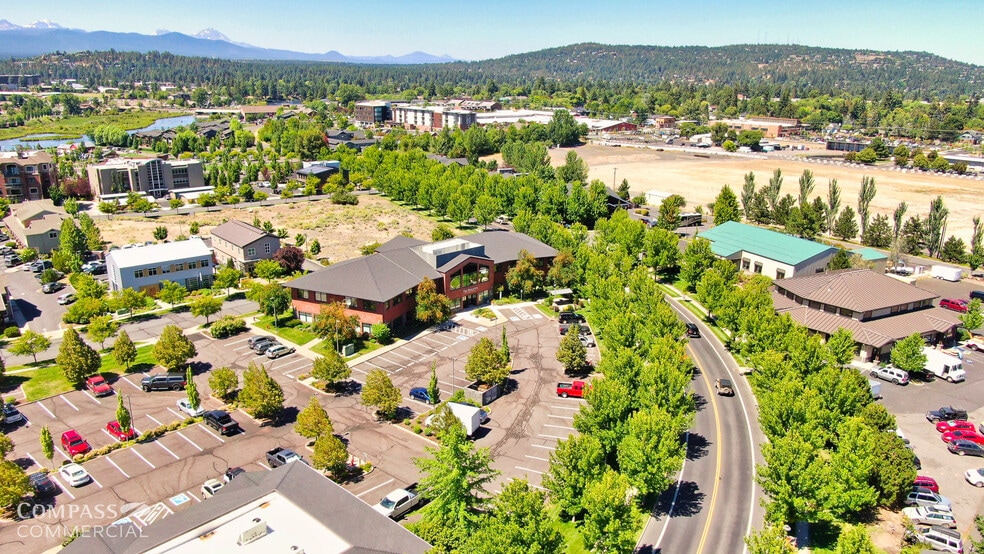 More Photos Of 320 SW Upper Terrace Dr, Bend Office For Lease