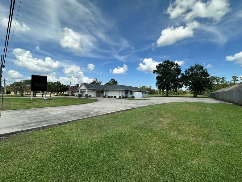 More Photos Of 33806 Hwy 16, Denham Springs Daycare Center For Sale