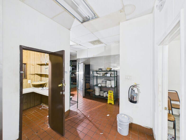 More Photos Of 6314 Antoine Dr, Houston Restaurant For Sale