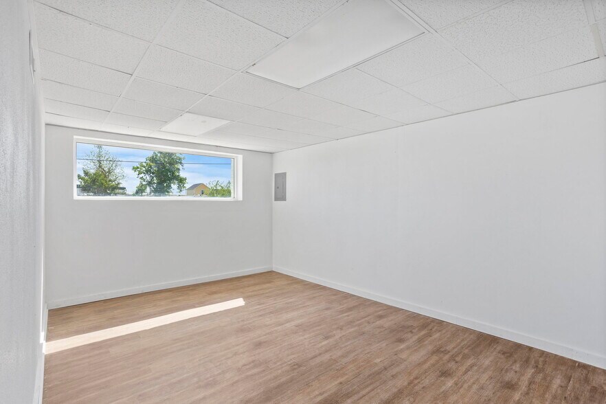 More Photos Of 409 Scott St, Lake Charles Bank For Sale