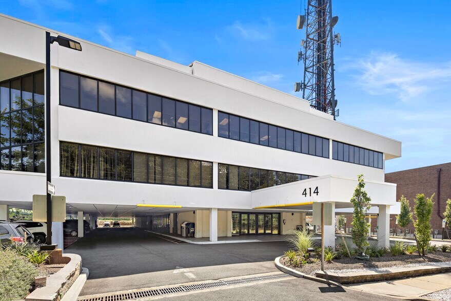 More Photos Of 414 Eagle Rock Ave, West Orange Office For Lease