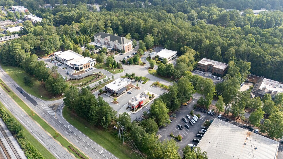 More Photos Of 2021 Commerce Dr N, Peachtree City General Retail For Sale