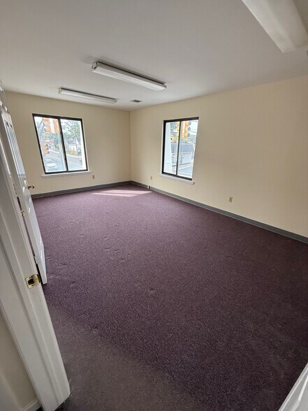More Photos Of 274 Main St, Keansburg Office For Sale