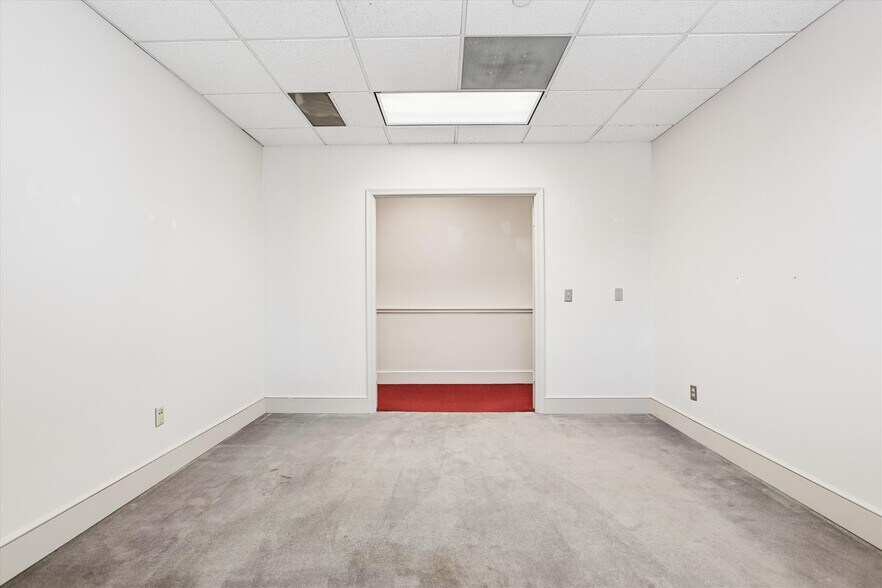 More Photos Of 1501 Duke St, Alexandria Office For Lease