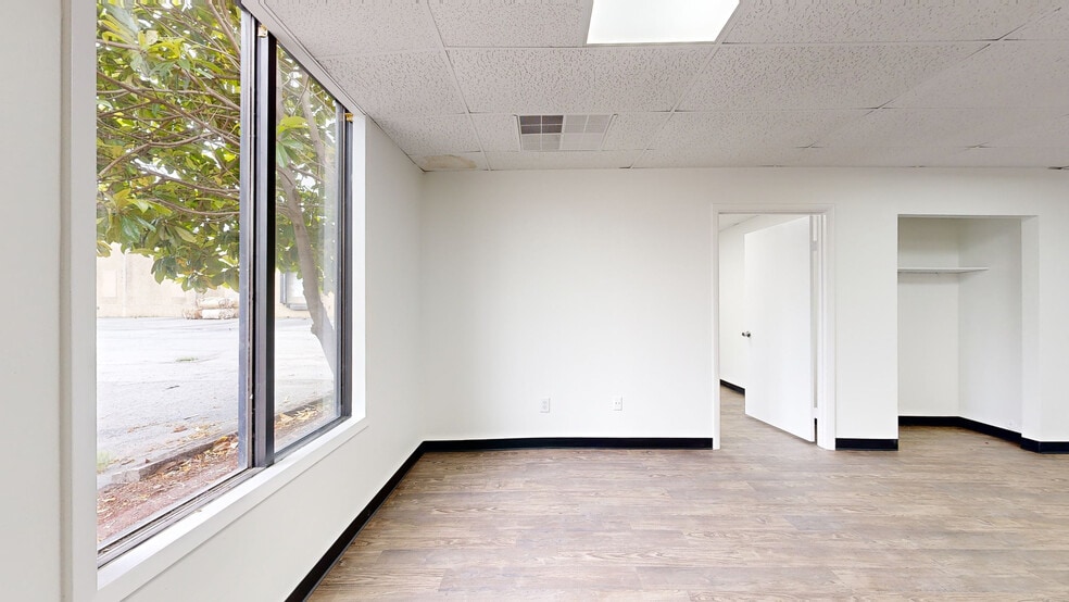 More Photos Of 3520 W 69th St, Little Rock Warehouse For Lease