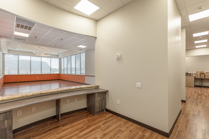 More Photos Of 16422 Stuebner Airline Rd, Spring Medical For Lease